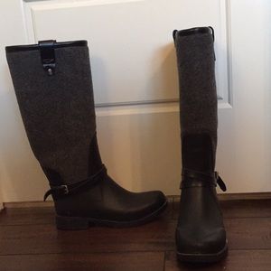 UGG black and gray rain boots